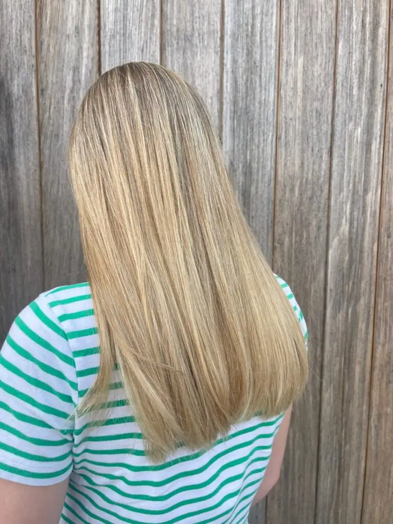 Lang steil blond haar met highlights - Kapsalon Steff Bertem bij Leuven